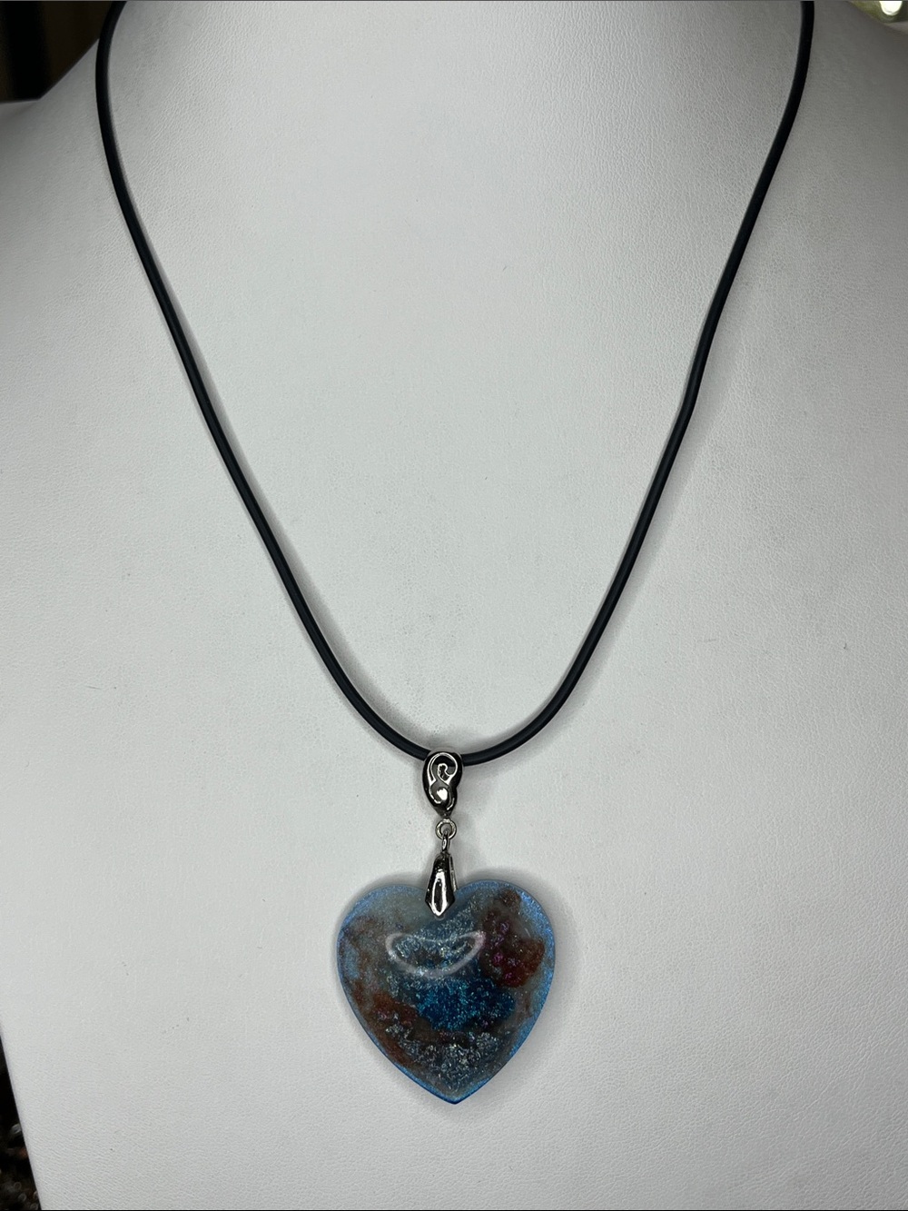 10/$10 Handmade resin Blue Heart Pendant Necklace